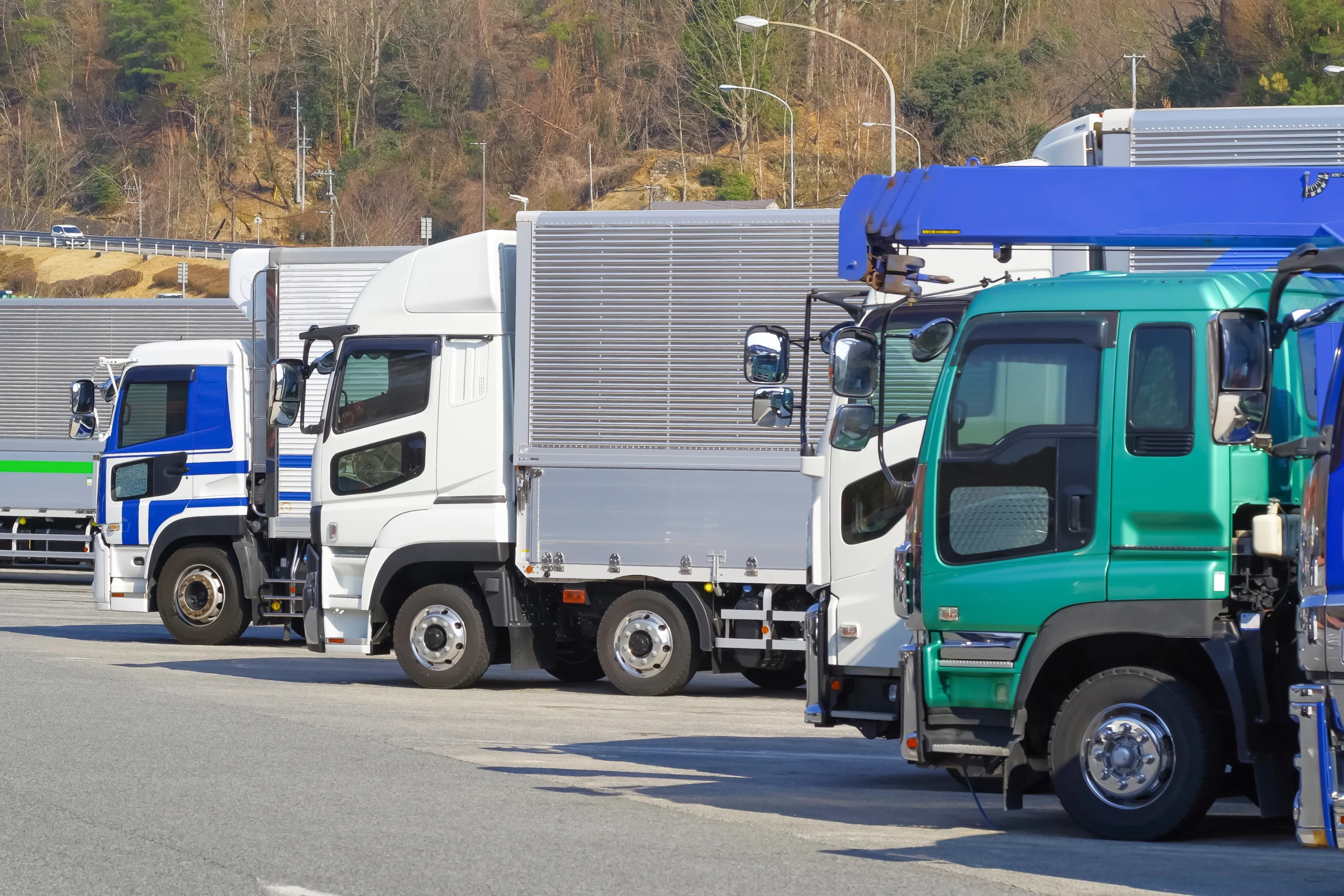 車検切れ・未登録の大型車両を長距離搬送するには？法人担当者が知っておきたい流れと注意点
